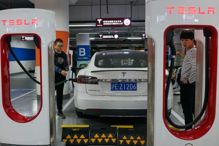 Tesla Shanghai bloqueos