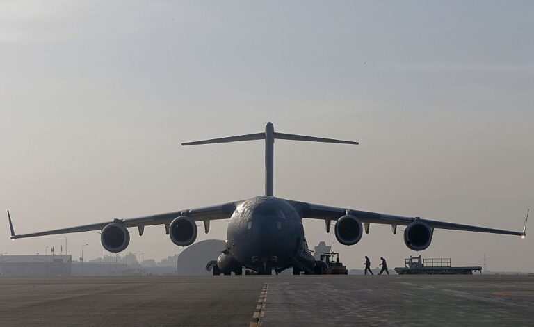 Canadá China aviones EPL